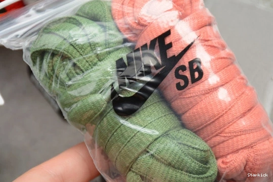 "Strawberry SB Cough" CW7093 600 Nike High Dunk - 0322